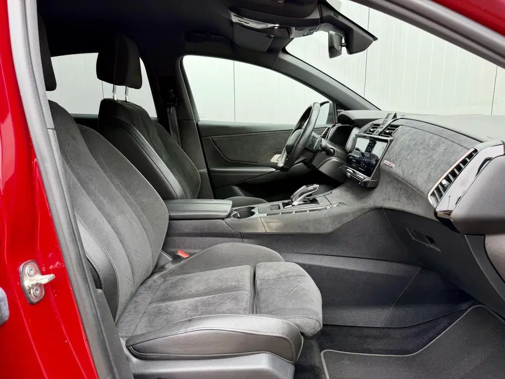 DS Automobiles DS 7 Crossback DS 7 1.6 225 Performance Line uit 2019, foto 12