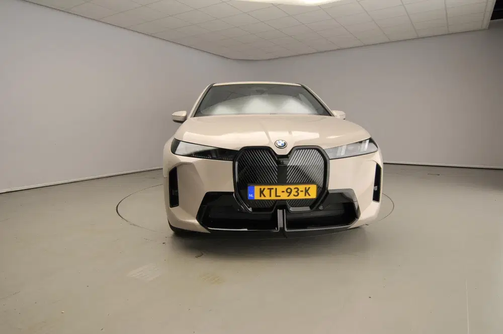 BMW iX xDrive45 uit 2026, foto 5