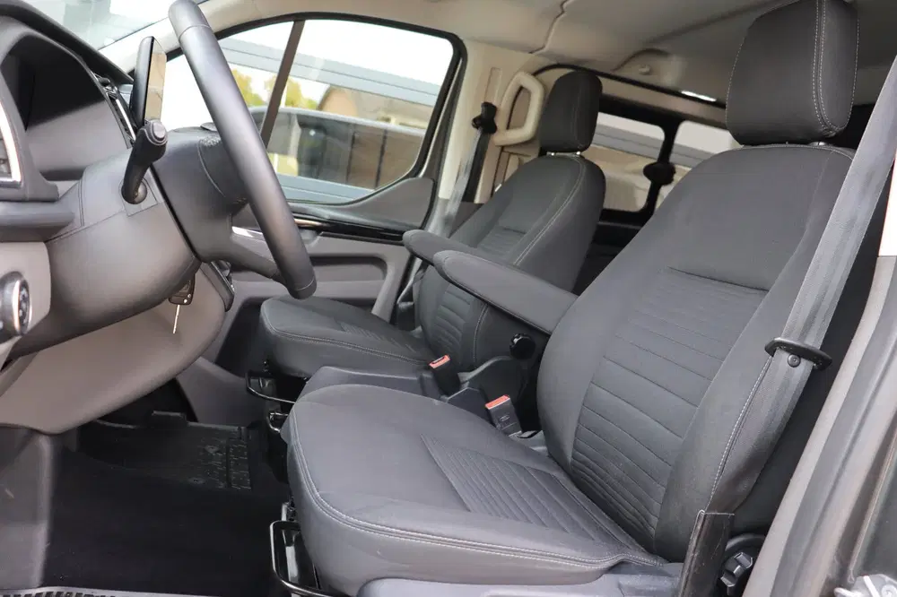Ford Transit Custom 320 2.0 TDCI L2H1 Limited DC uit 2019, foto 4