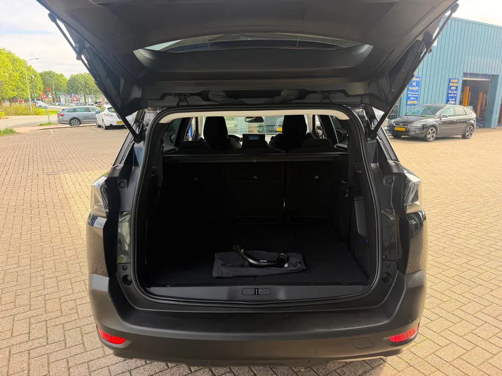 Peugeot 5008 1.2 PureTech Style Airco Cruise Lmv Navi uit 2023, foto 13