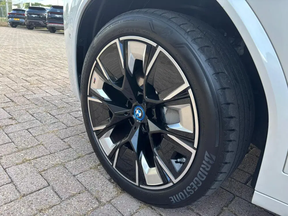 BMW iX3 High Executive 80 kWh 285 PK uit 2023, foto 9