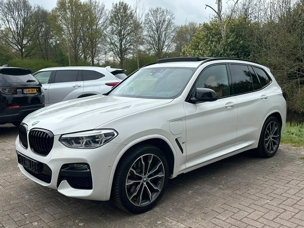 BMW X3 xDrive30e M Sport 293 PK uit 2021, foto 2