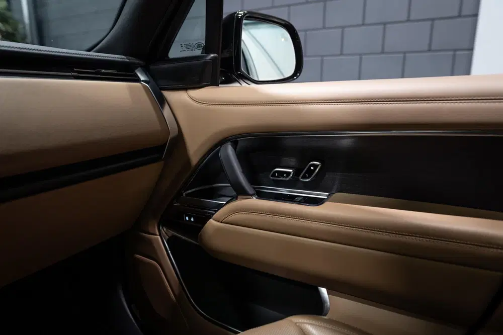 Land Rover Range Rover P460e HSE uit 2024, foto 14