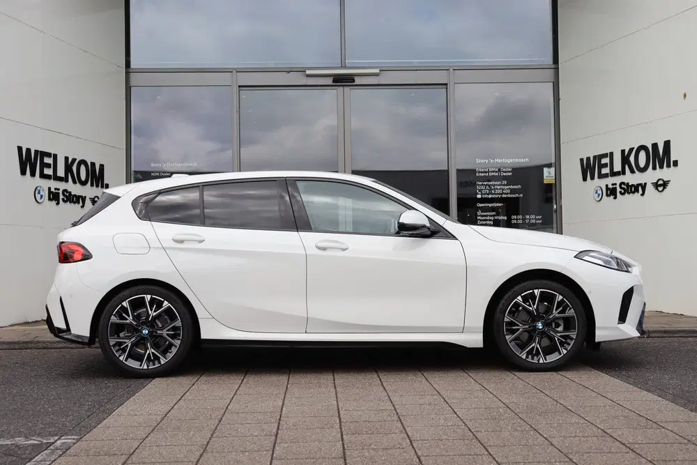 BMW 1-serie 120 M Sport Automaat uit 2026, foto 9