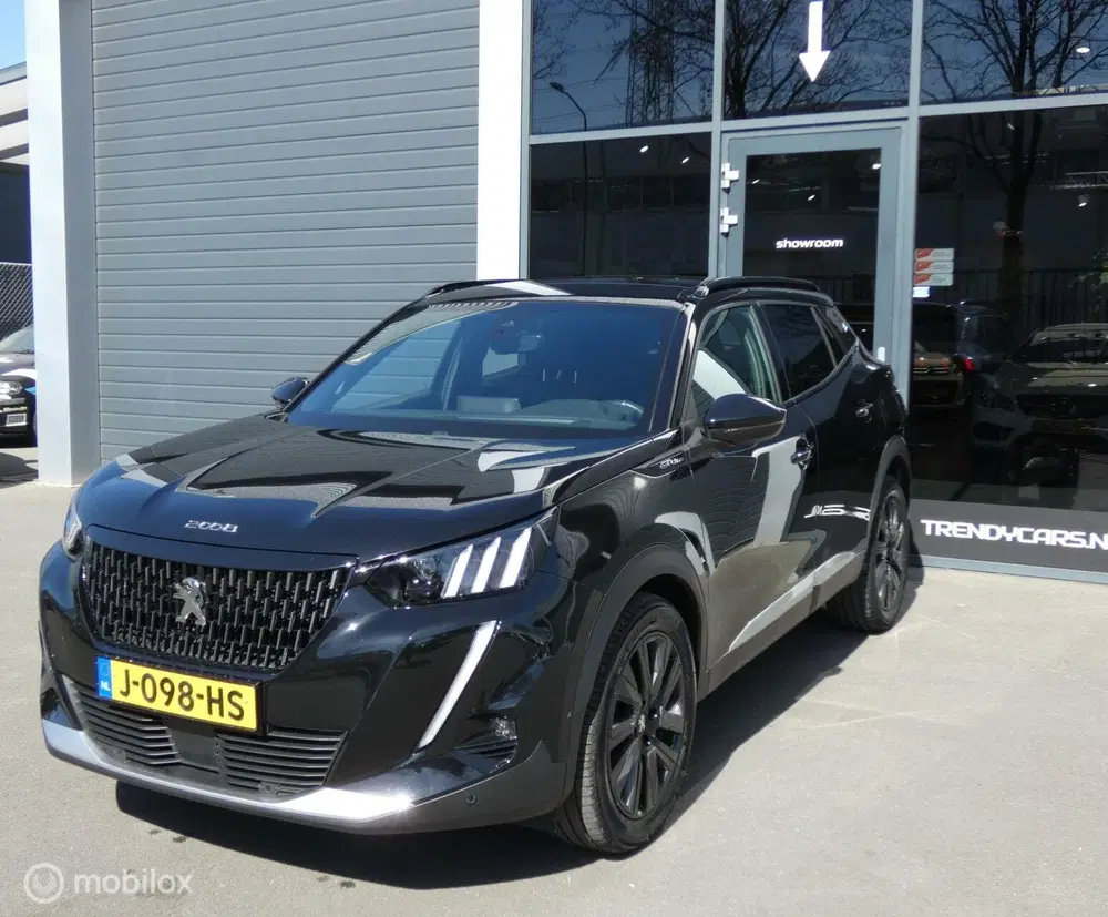 Peugeot 2008 1.2 GT-Line uit 2020, foto 4