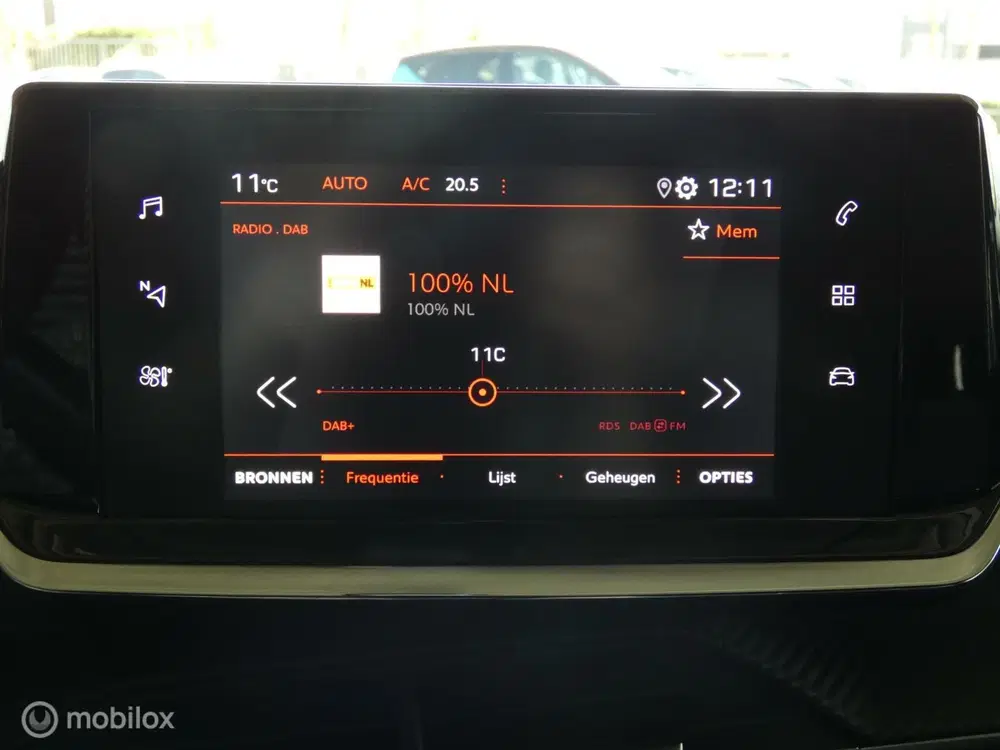 Peugeot 2008 1.2 GT-Line uit 2020, foto 8