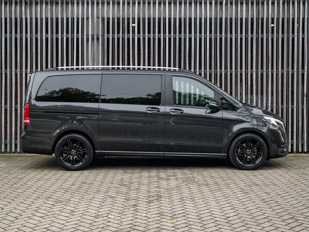 Mercedes-Benz V-Klasse V300d LANG 7-Pers. AMG uit 2019, foto 10