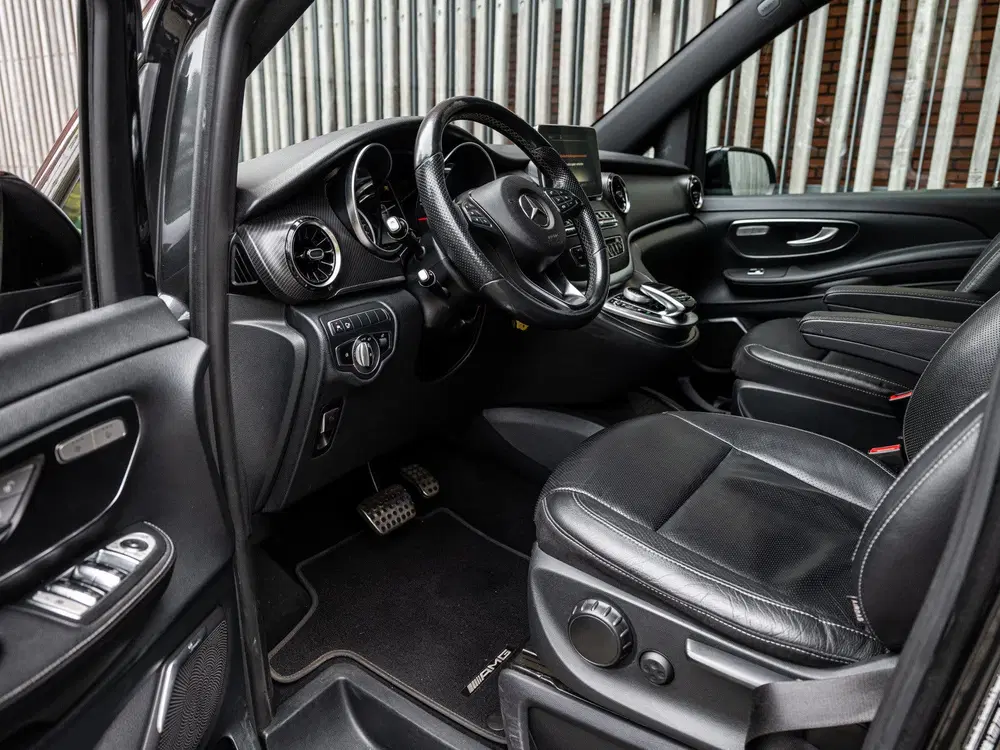 Mercedes-Benz V-Klasse V300d LANG 7-Pers. AMG uit 2019, foto 5
