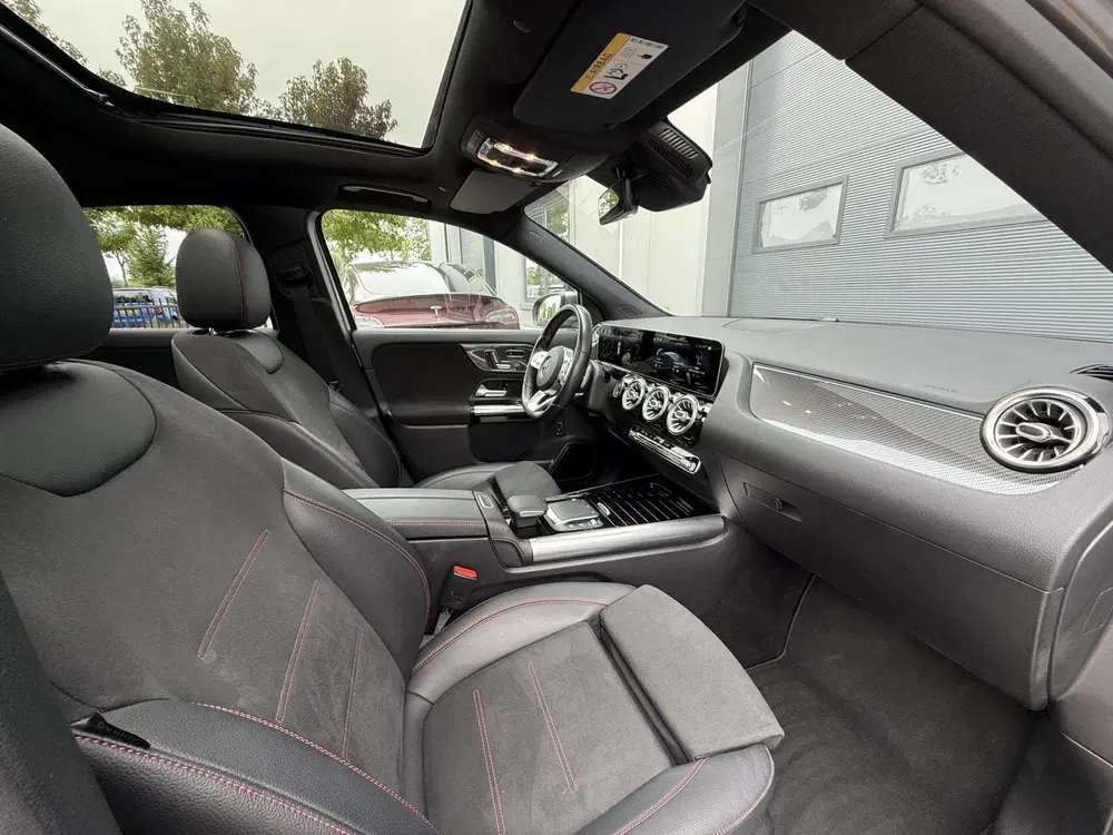 Mercedes-Benz GLA Mercedes GLA 200 Business Solution AMG uit 2020, foto 13