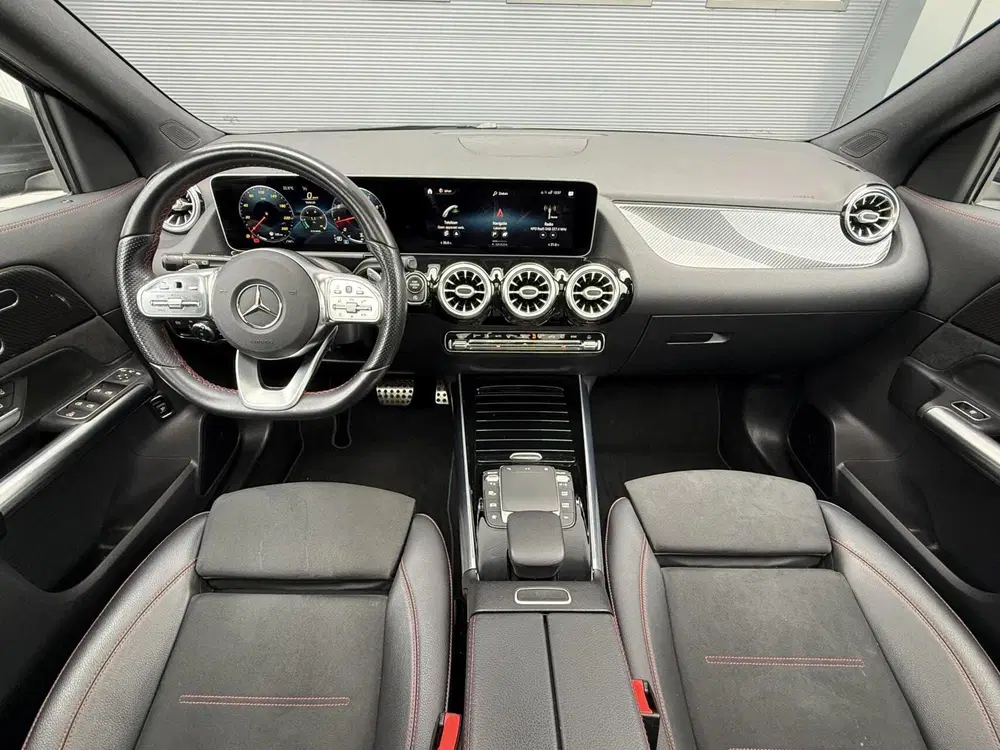Mercedes-Benz GLA Mercedes GLA 200 Business Solution AMG uit 2020, foto 14