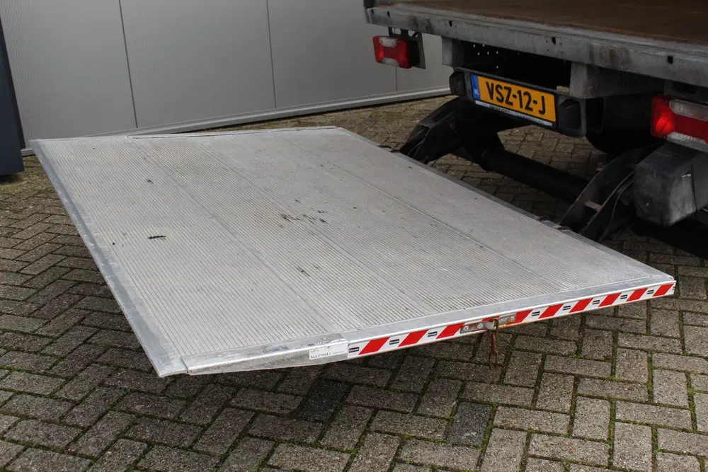 Iveco Daily 35C16H 2.3 410 Bakwagen + Laadklep uit 2020, foto 14
