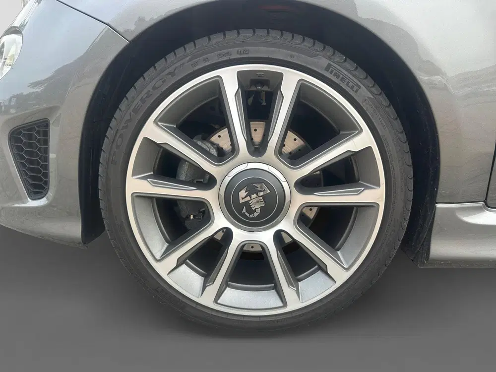 Abarth 595 1.4 T-Jet Abarth Turismo uit 2022, foto 8