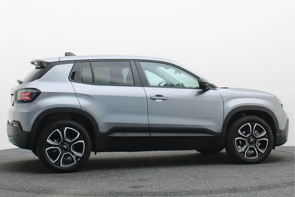 Jeep Avenger Summit 54 kWh Camera uit 2025, foto 8