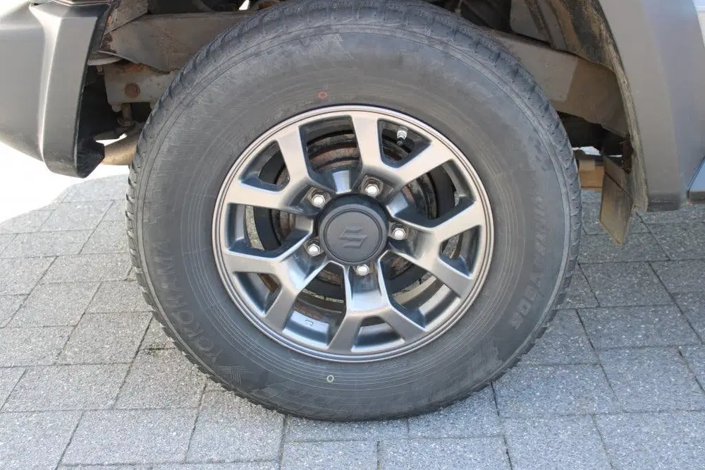Suzuki Jimny 1.5 Stijl uit 2019, foto 11