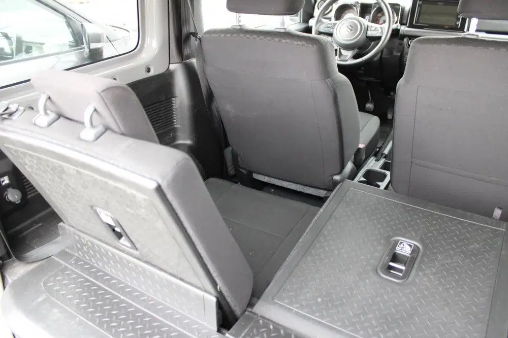 Suzuki Jimny 1.5 Stijl uit 2019, foto 14