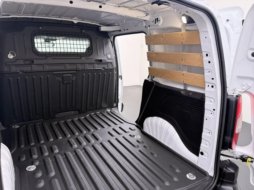 Peugeot Partner 1.2 PureTech Premium (bj 2022) uit 2022, foto 10