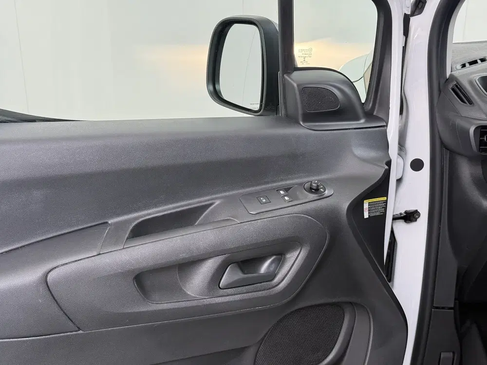 Peugeot Partner 1.2 PureTech Premium (bj 2022) uit 2022, foto 15