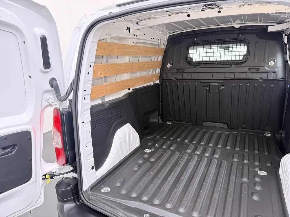 Peugeot Partner 1.2 PureTech Premium (bj 2022) uit 2022, foto 9