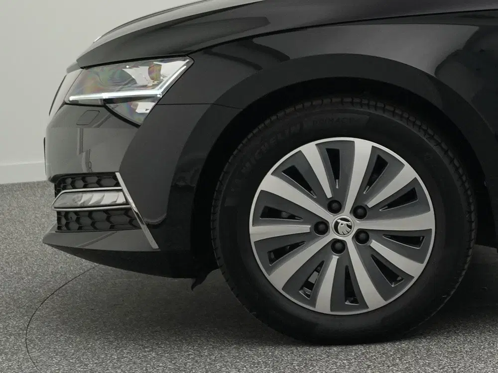 Skoda Superb 1.4 TSI iV Business Edition 218 pk DSG uit 2024, foto 7