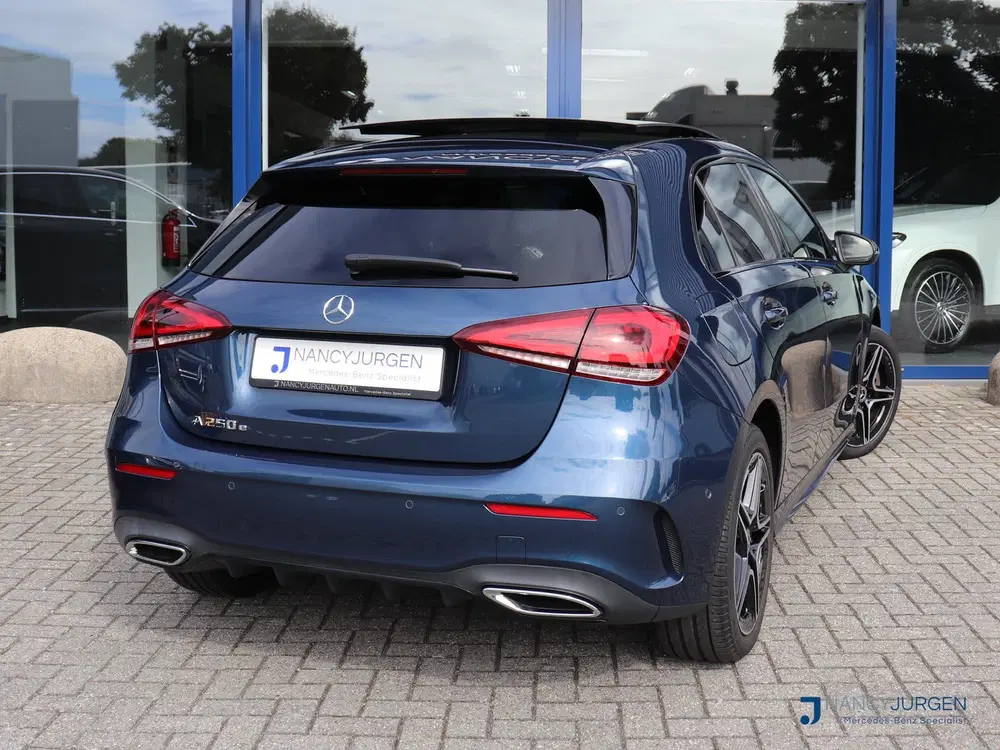 Mercedes-Benz A-Klasse 250 e Business uit 2021, foto 2