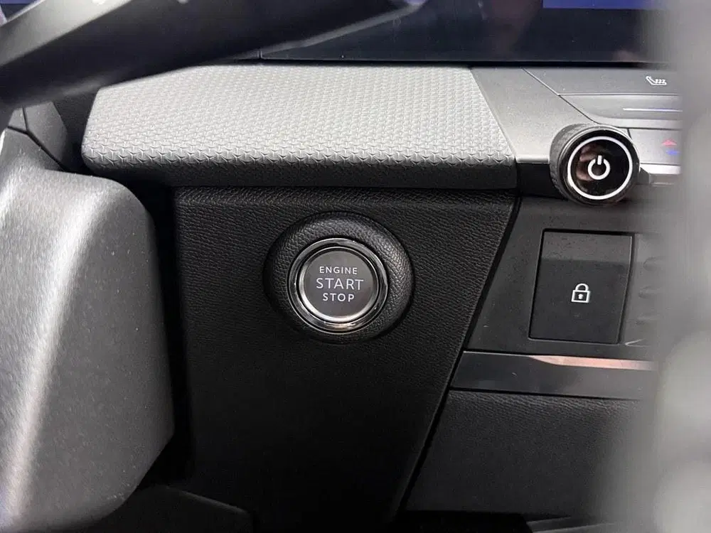 Opel Astra 1.6 Turbo Plug In Hybrid GSe 225pk Hud uit 2025, foto 13