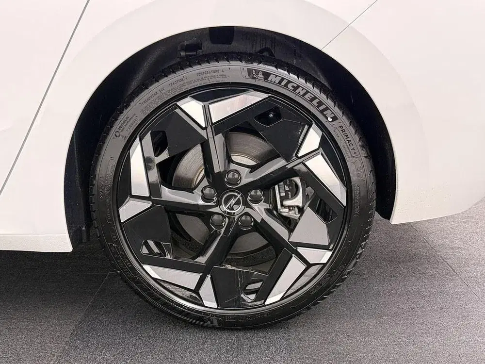 Opel Astra 1.6 Turbo Plug In Hybrid GSe 225pk Hud uit 2025, foto 6