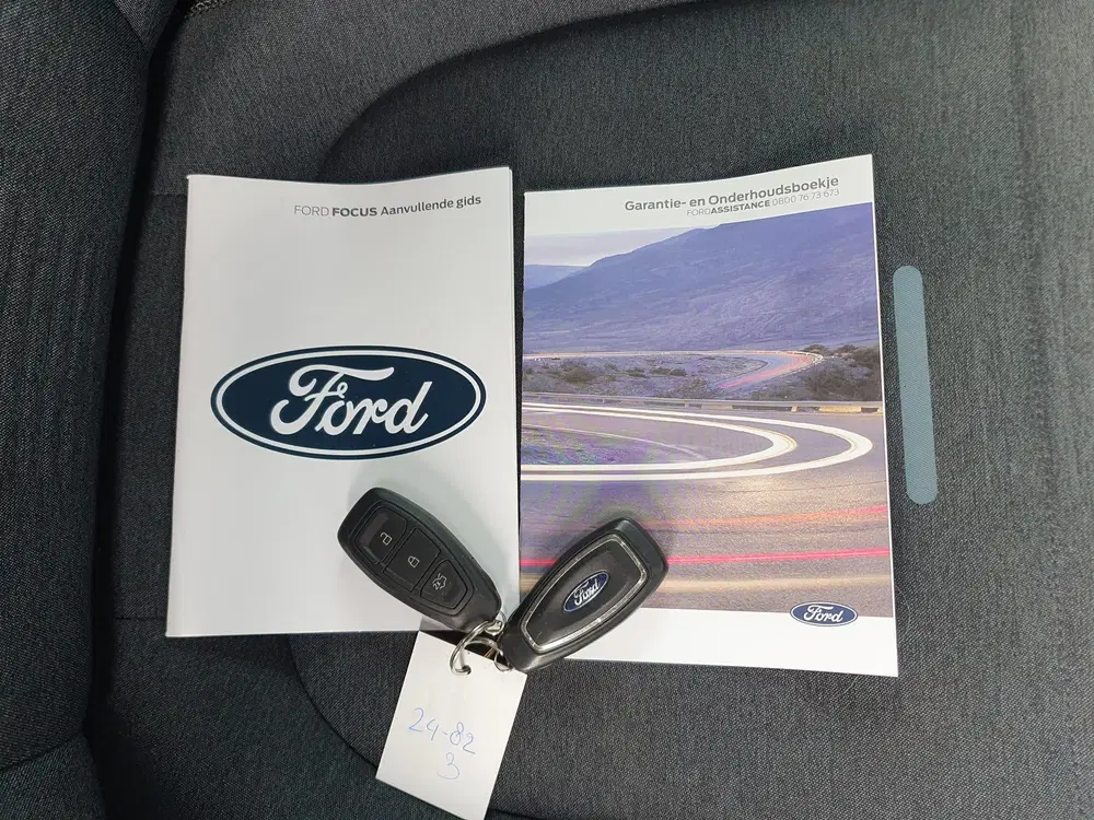 Ford Focus 1.0 EcoBoost Hybrid Active PDC uit 2022, foto 14