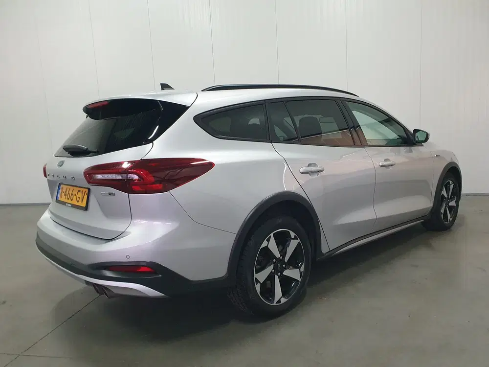 Ford Focus 1.0 EcoBoost Hybrid Active PDC uit 2022, foto 2