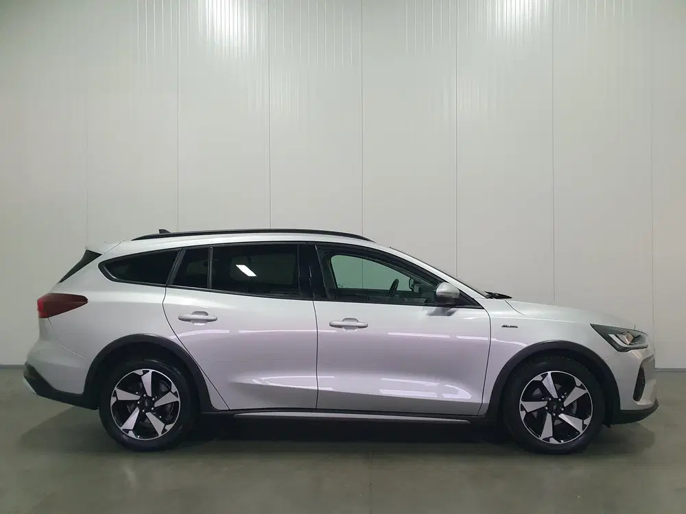 Ford Focus 1.0 EcoBoost Hybrid Active PDC uit 2022, foto 7