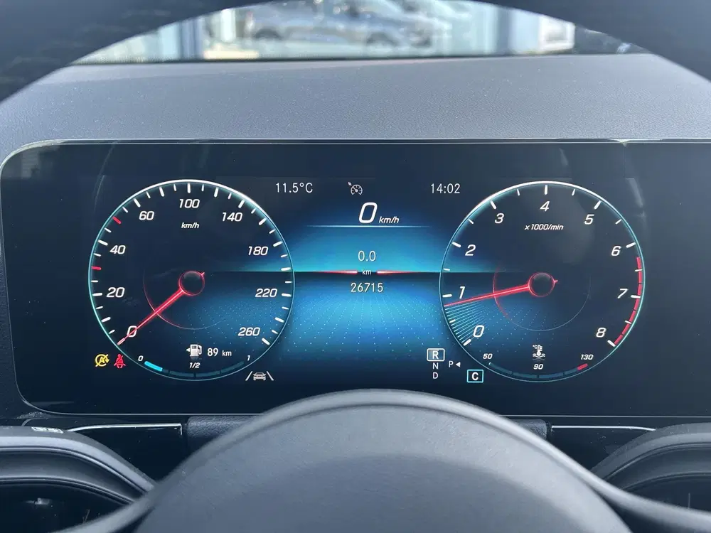 Mercedes-Benz GLA 180 Business Solution uit 2022, foto 11