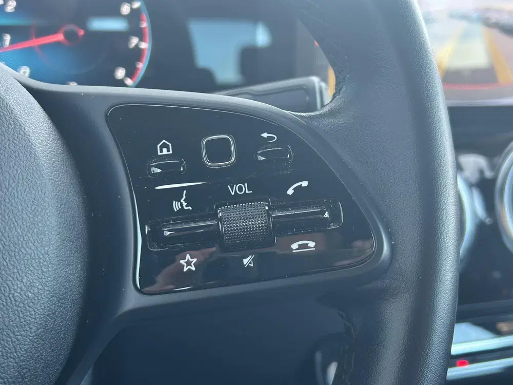Mercedes-Benz GLA 180 Business Solution uit 2022, foto 12