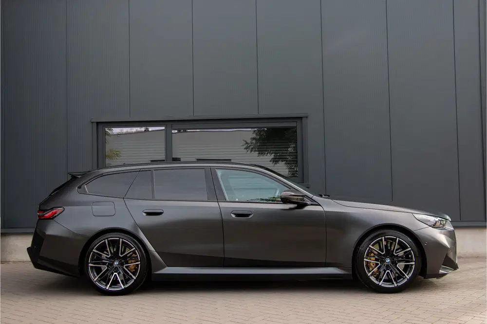 BMW M5 Touring 727PK uit 2025, foto 2