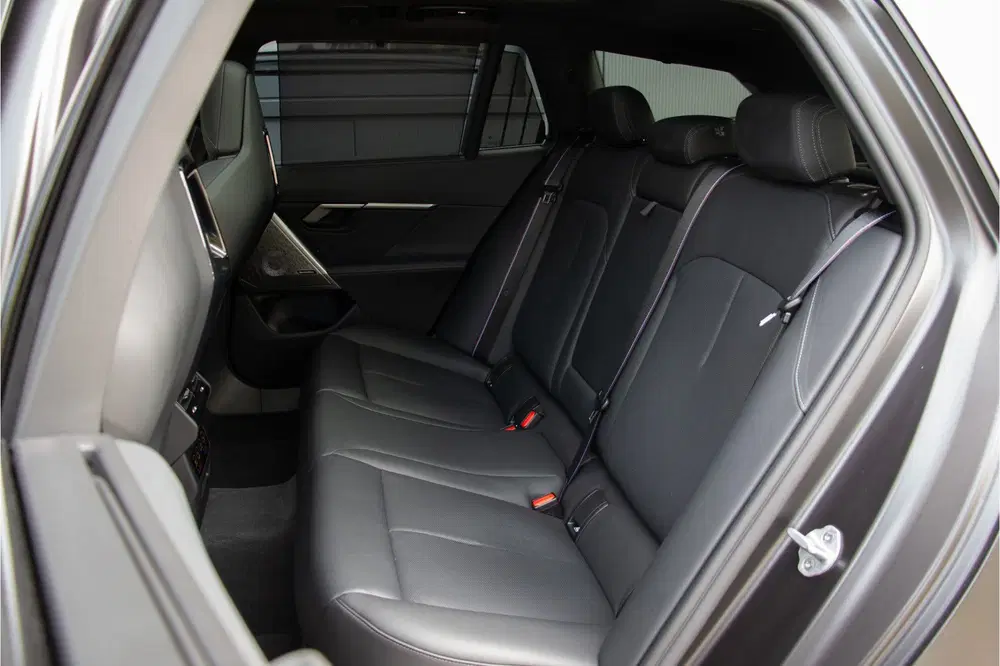 BMW M5 Touring 727PK uit 2025, foto 6