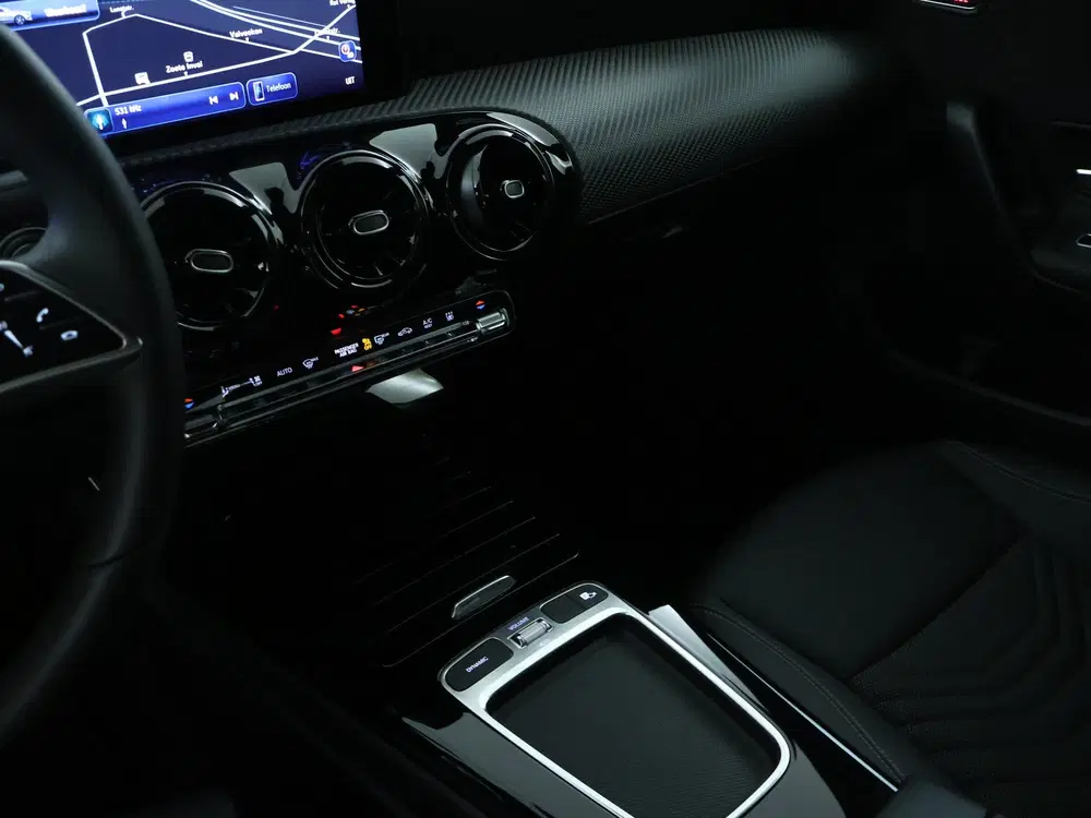Mercedes-Benz A-Klasse 250 e Star Edition uit 2024, foto 10