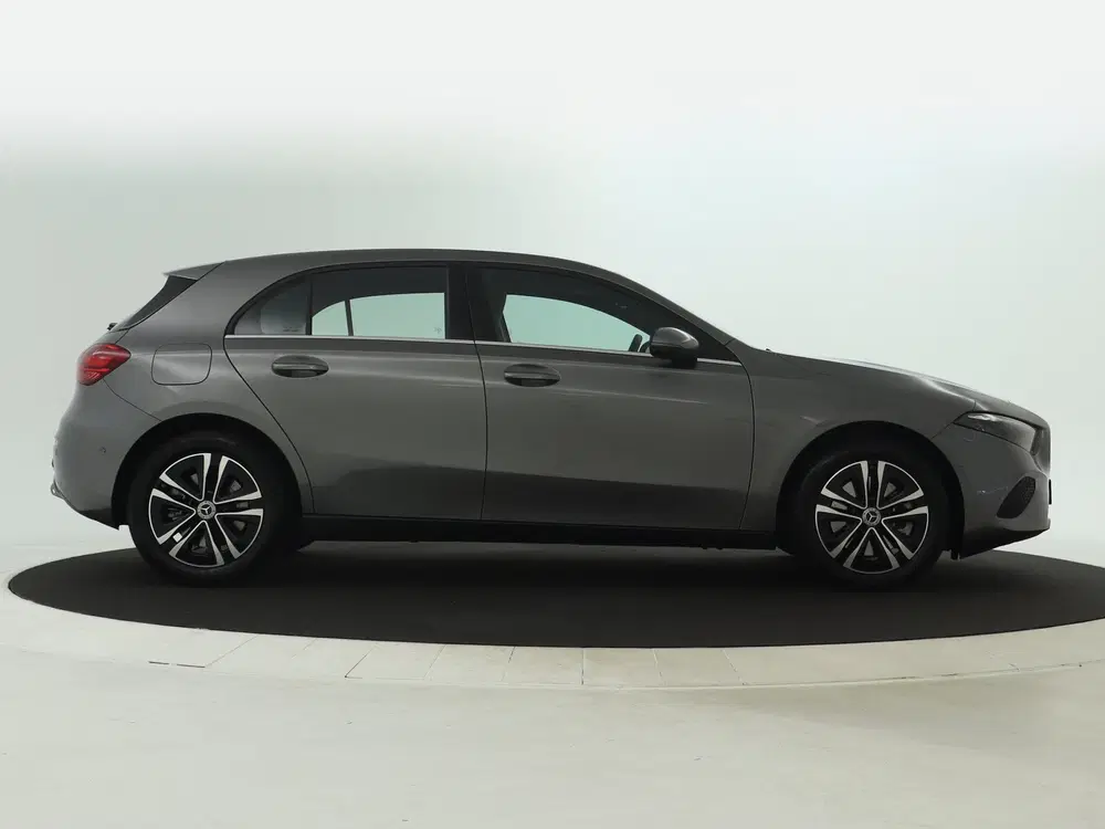Mercedes-Benz A-Klasse 250 e Star Edition uit 2024, foto 12
