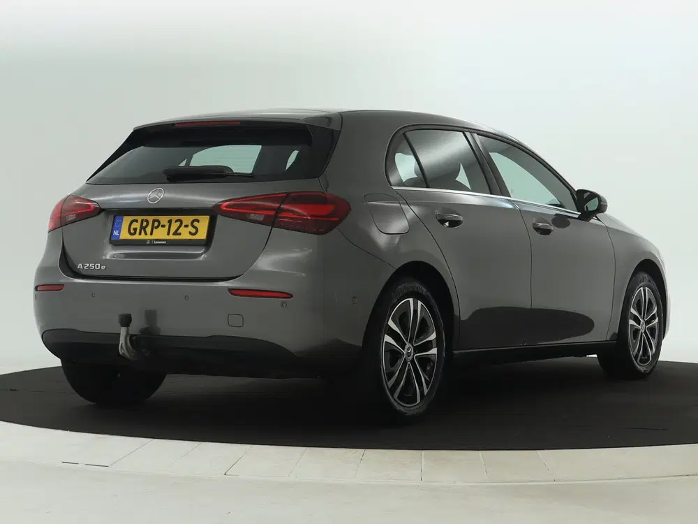 Mercedes-Benz A-Klasse 250 e Star Edition uit 2024, foto 2