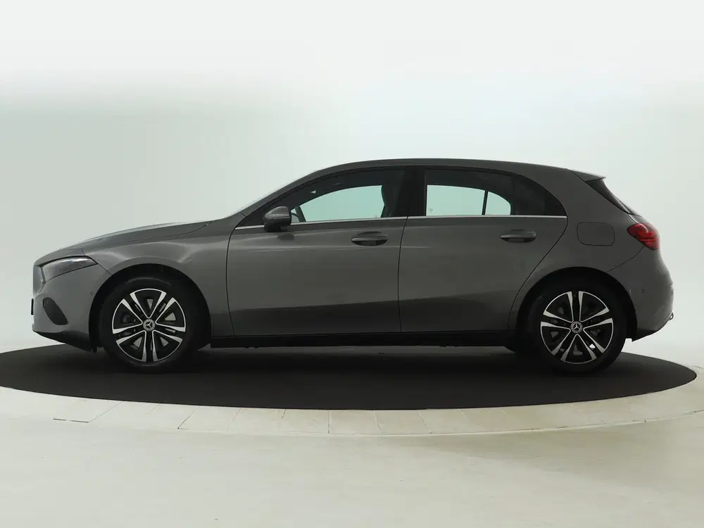 Mercedes-Benz A-Klasse 250 e Star Edition uit 2024, foto 3