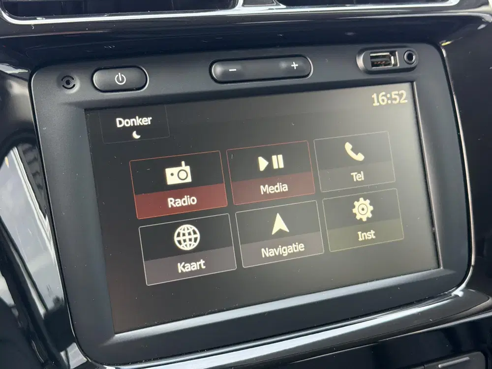 Dacia Spring Expression 27 kWh Lederen interieur uit 2023, foto 14