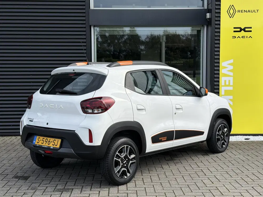 Dacia Spring Expression 27 kWh Lederen interieur uit 2023, foto 2