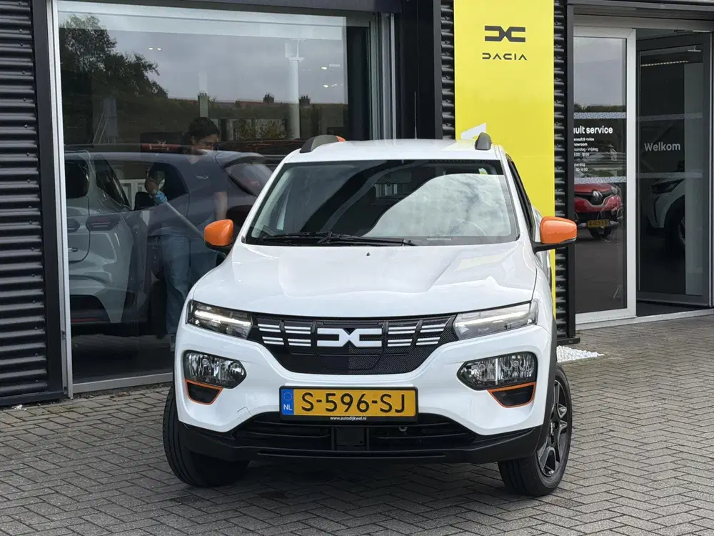 Dacia Spring Expression 27 kWh Lederen interieur uit 2023, foto 3