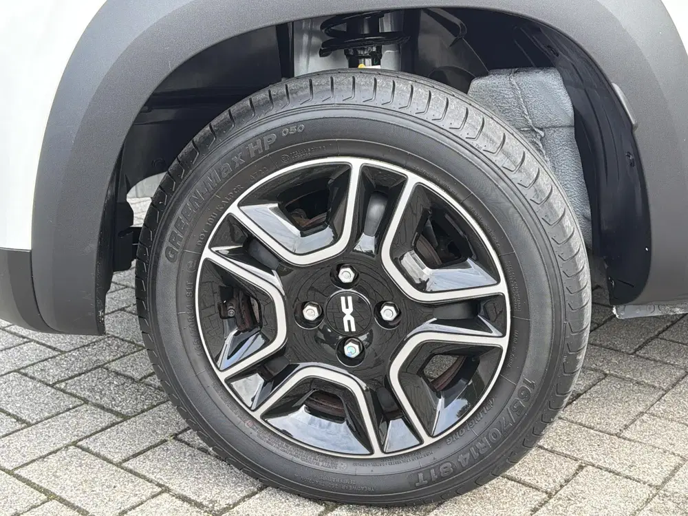 Dacia Spring Expression 27 kWh Lederen interieur uit 2023, foto 5