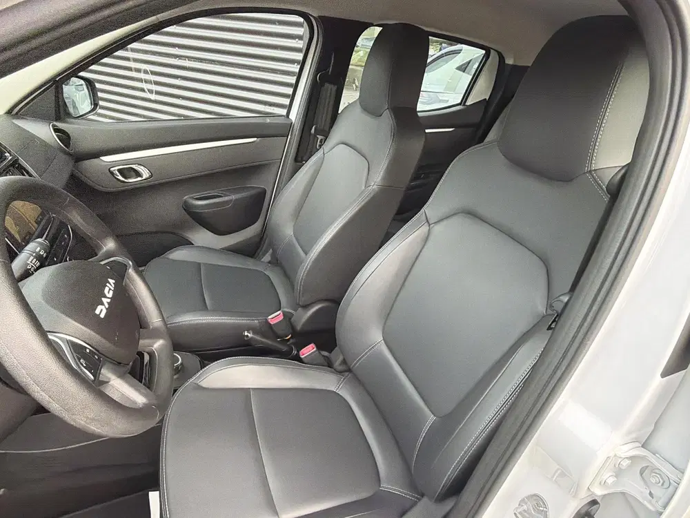 Dacia Spring Expression 27 kWh Lederen interieur uit 2023, foto 9