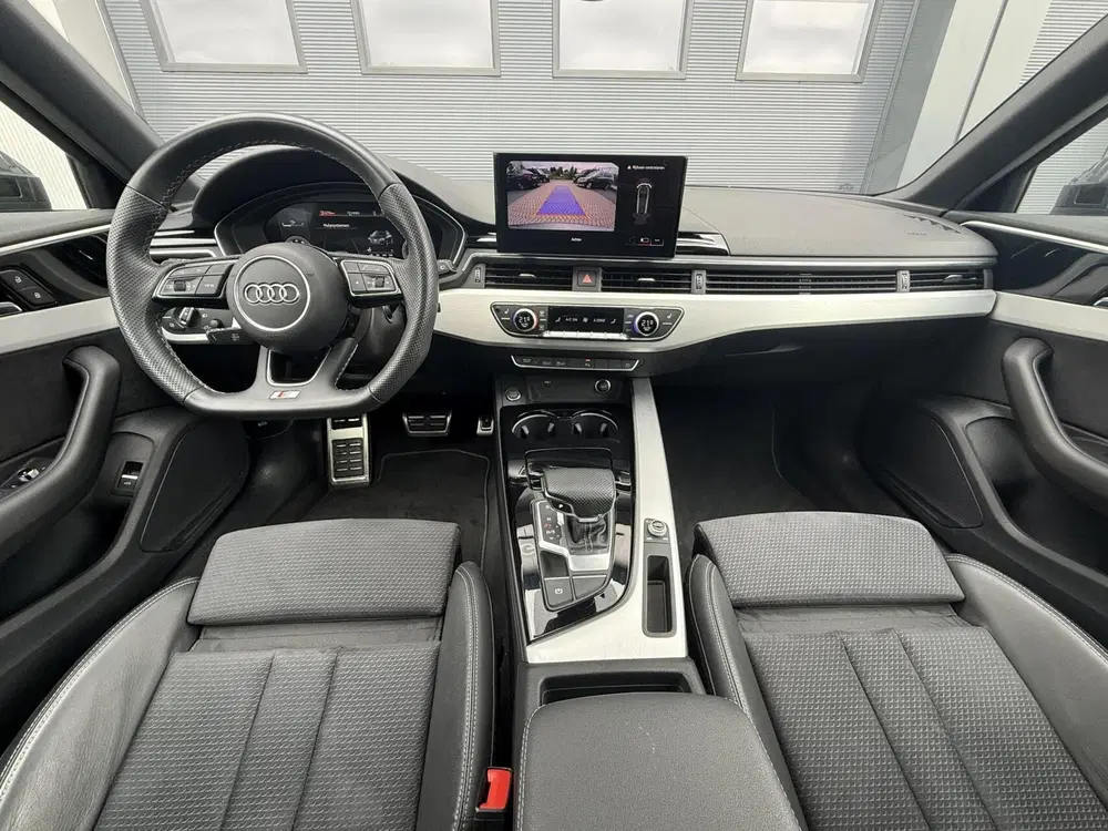 Audi A4 35 TFSI S edition uit 2023, foto 11