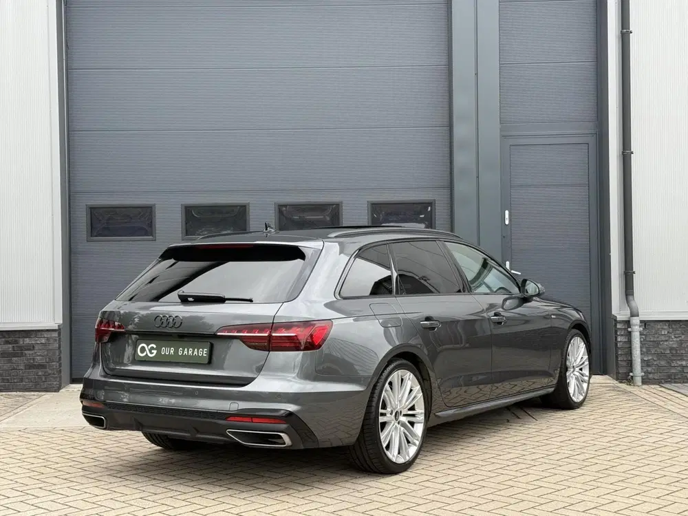 Audi A4 35 TFSI S edition uit 2023, foto 2