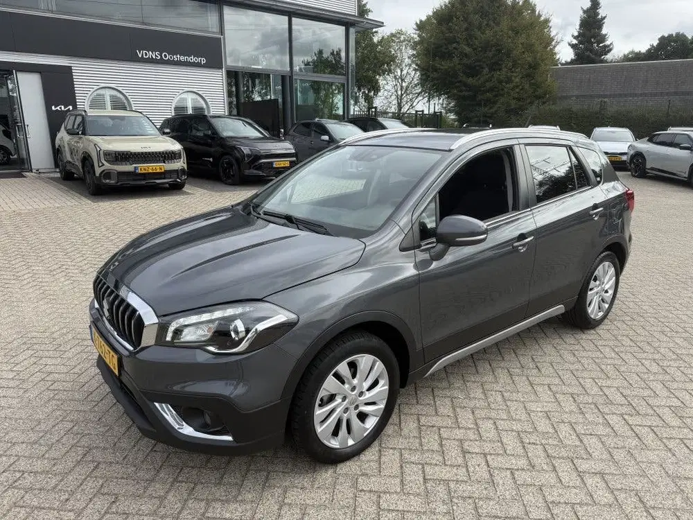 Suzuki S-Cross 1.4 BOOSTERJET SELECT SMART HYBRID + TREKH uit 2021, foto 2