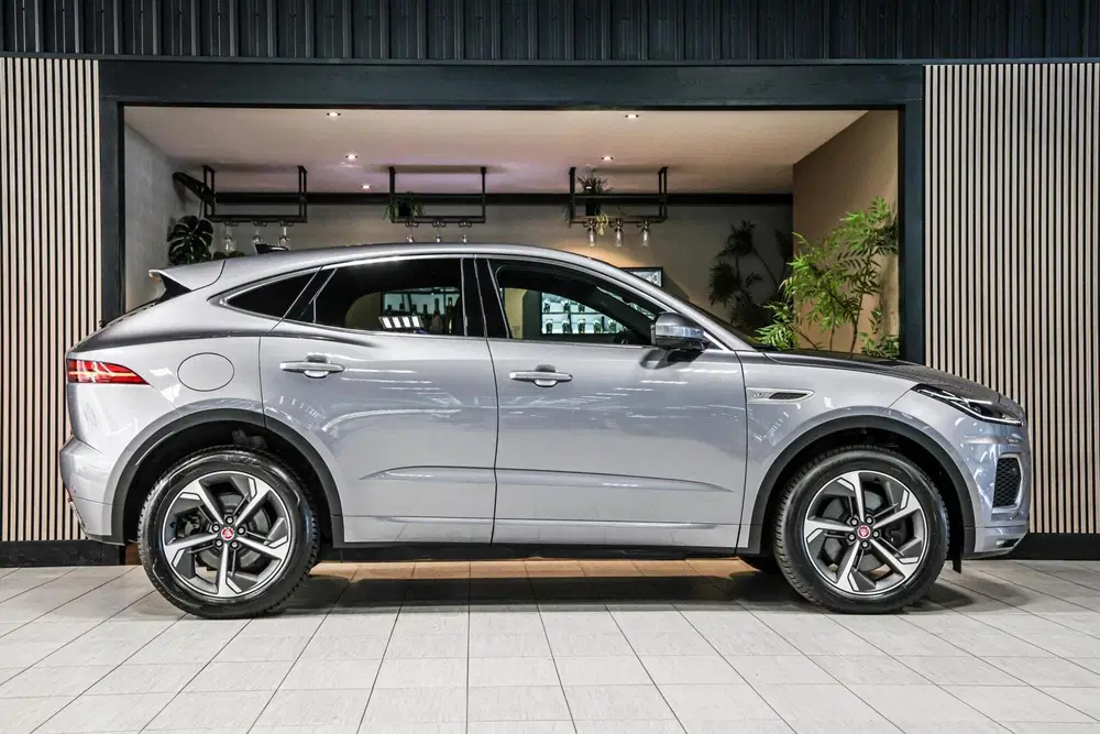 Jaguar E-Pace 1.5 P300e AWD R-Dynamic S uit 2022, foto 14