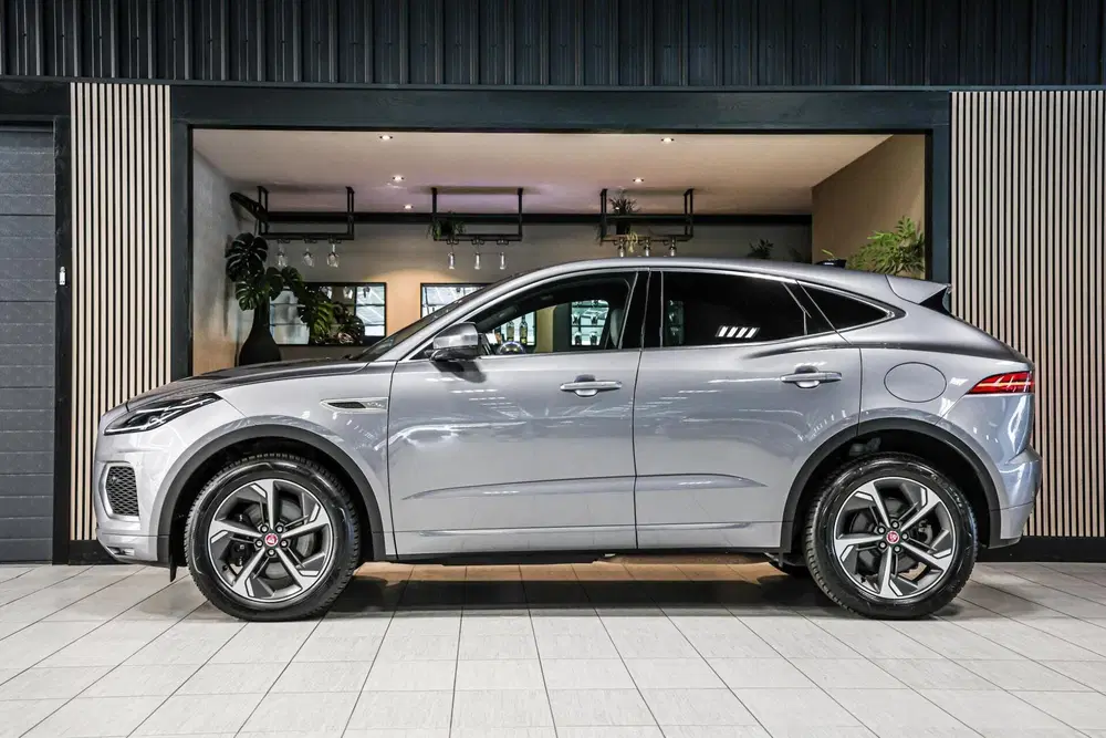 Jaguar E-Pace 1.5 P300e AWD R-Dynamic S uit 2022, foto 7
