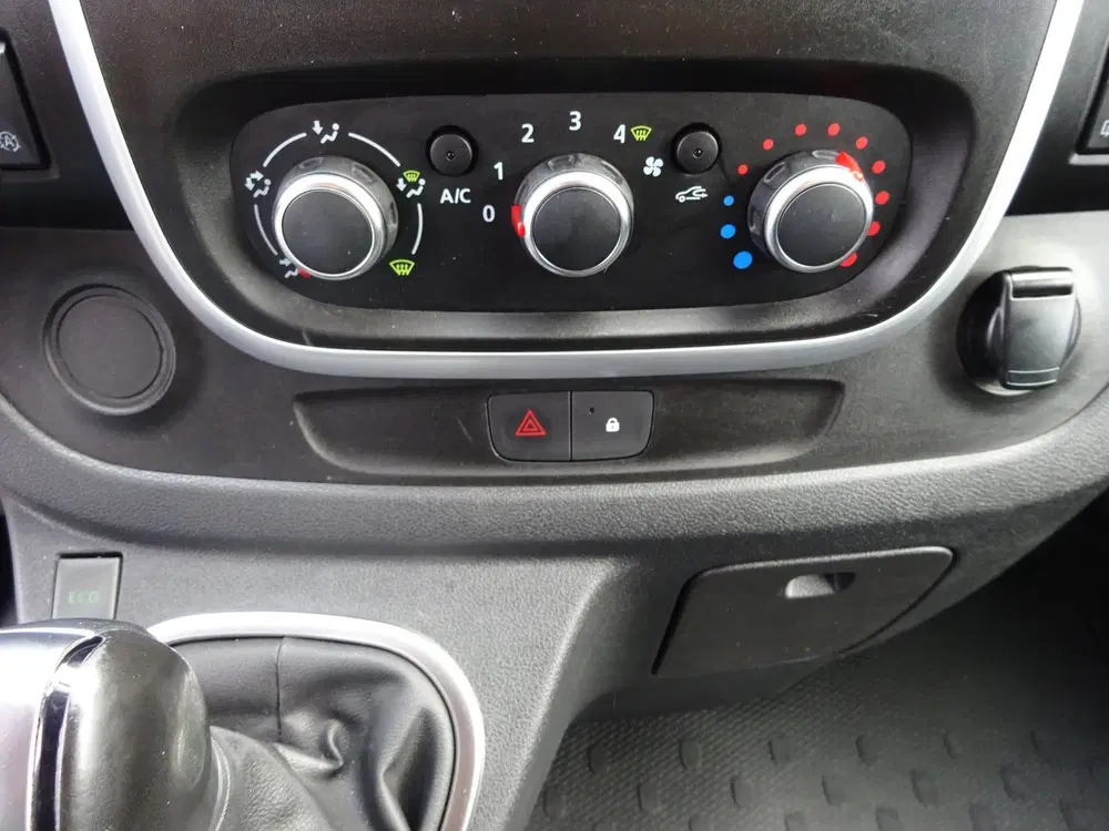 Renault Trafic 2.0 dCi 145 T29 L1H1 AUTOMAAT 2 X SCHUIFDE uit 2020, foto 13