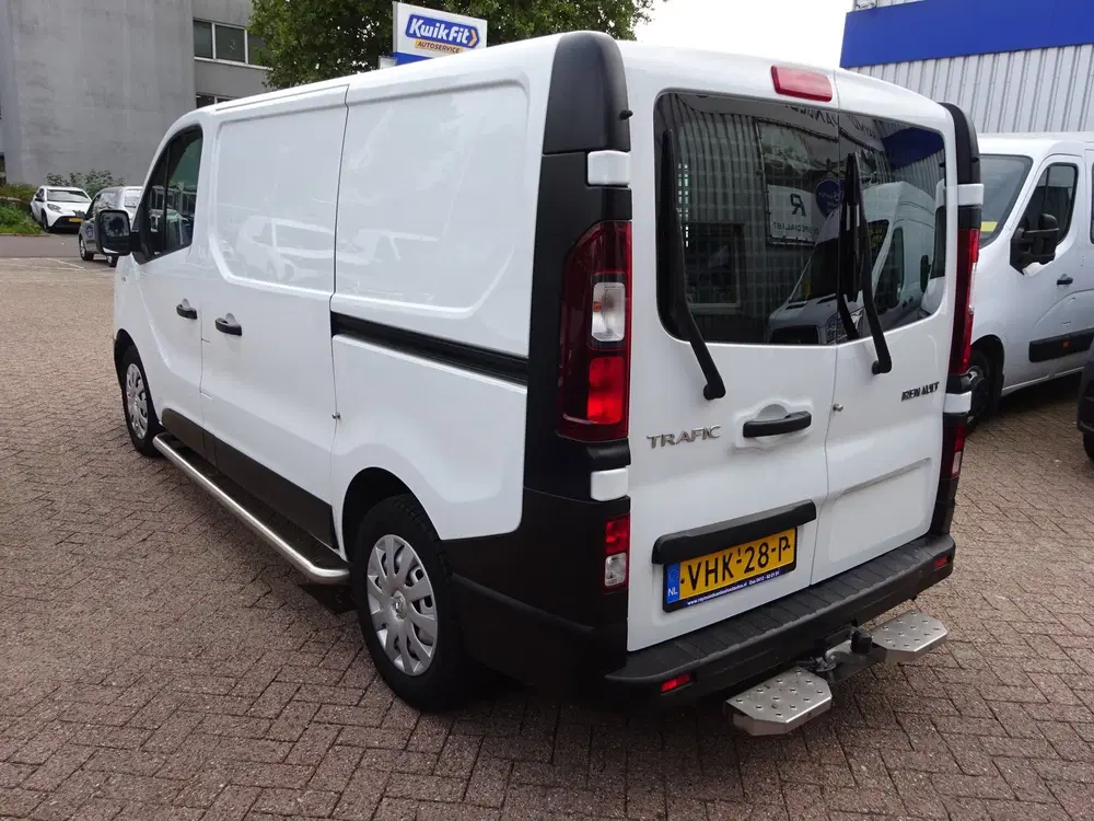 Renault Trafic 2.0 dCi 145 T29 L1H1 AUTOMAAT 2 X SCHUIFDE uit 2020, foto 3