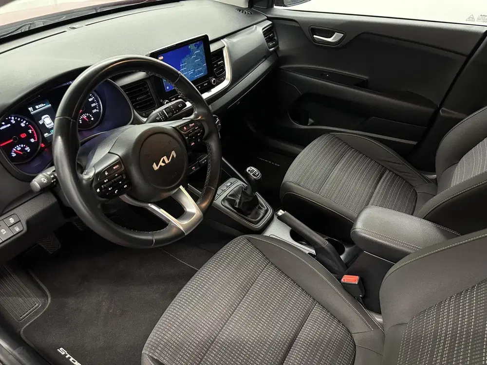 Kia Stonic 1.0 T-GDi MHEV DynamicLine CAMERA CARPLAY uit 2021, foto 15